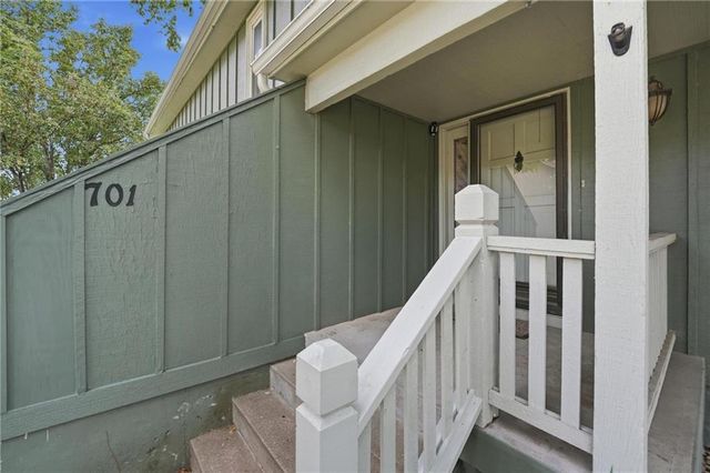 701 NE Burning Tree Street, Lee's Summit, MO 64064
