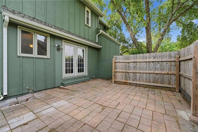 701 NE Burning Tree Street, Lee's Summit, MO 64064