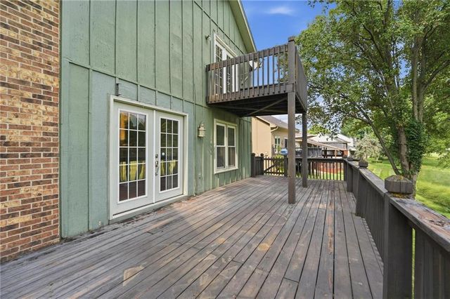 701 NE Burning Tree Street, Lee's Summit, MO 64064