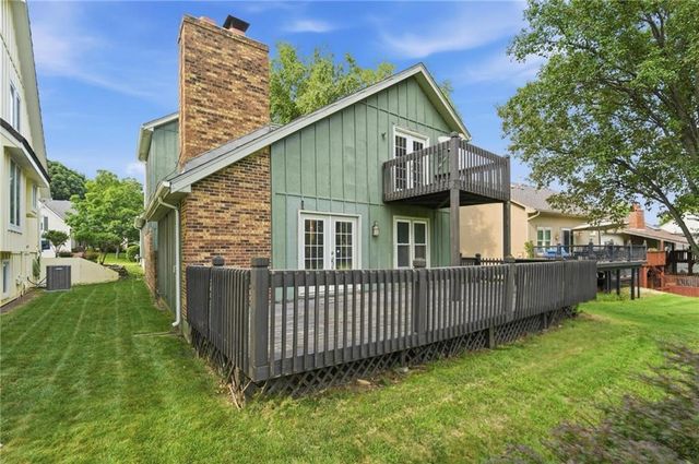 701 NE Burning Tree Street, Lee's Summit, MO 64064