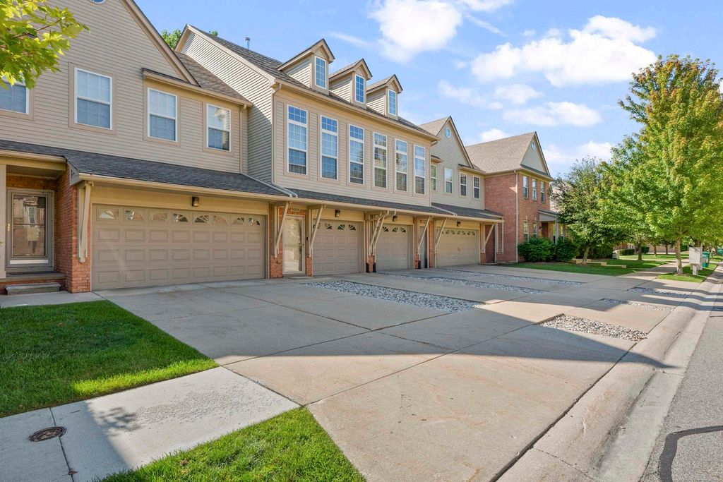 56696 Long Island Drive, Shelby Twp, MI 48316