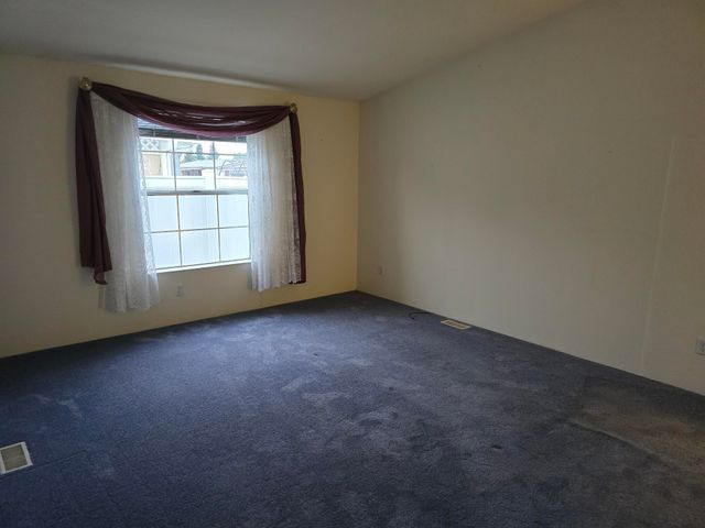 555 Freeman Road 254, Central Point, OR 97502