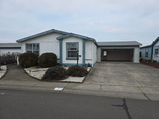555 Freeman Road 254, Central Point, OR 97502