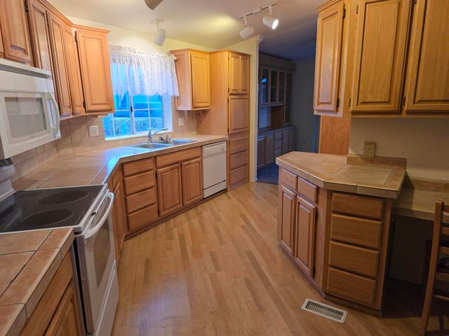 555 Freeman Road 254, Central Point, OR 97502