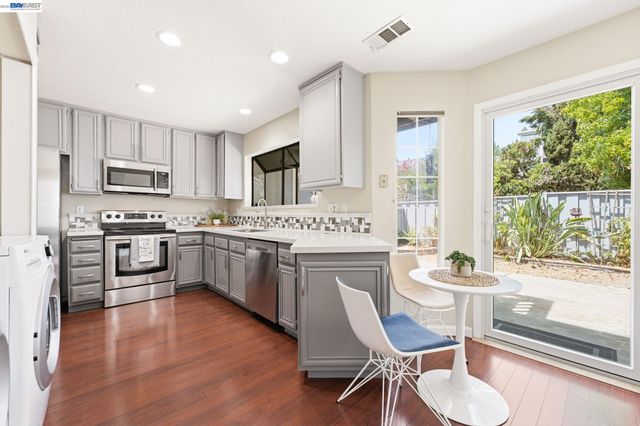 123 Northwood Cmns, Livermore, CA 94551