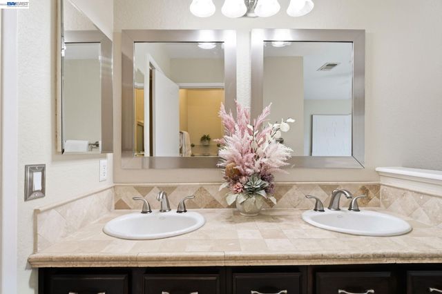 123 Northwood Cmns, Livermore, CA 94551