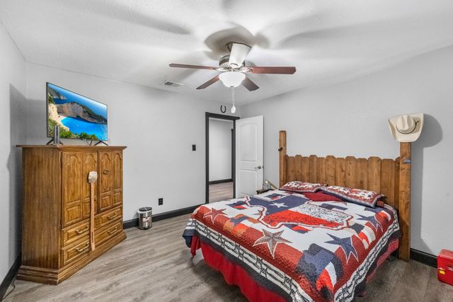 5121 Creekview Drive, La Porte, TX 77571