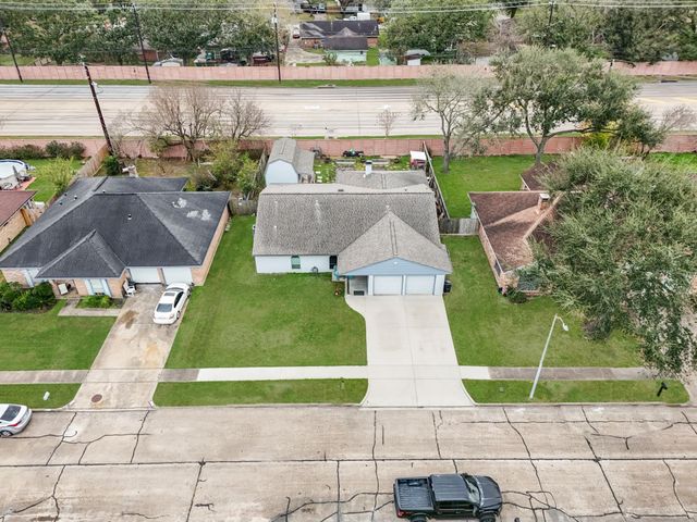 5121 Creekview Drive, La Porte, TX 77571