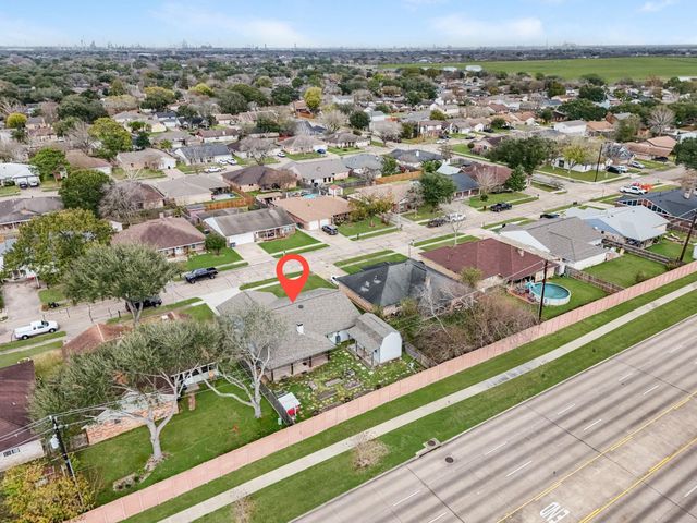 5121 Creekview Drive, La Porte, TX 77571