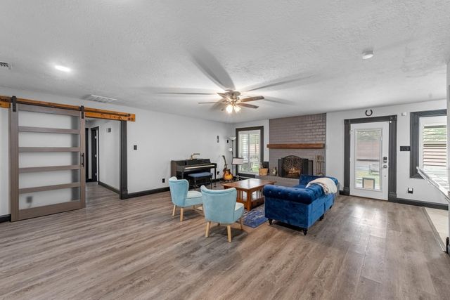 5121 Creekview Drive, La Porte, TX 77571