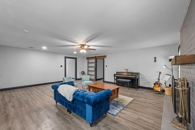 5121 Creekview Drive, La Porte, TX 77571