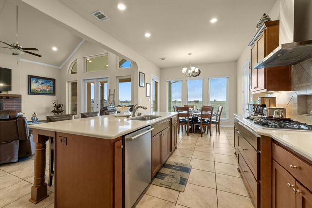 1800 County Road 305, Jarrell, TX 76537