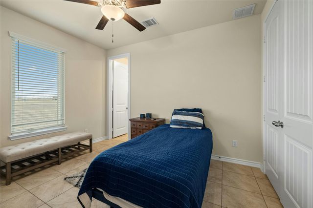 1800 County Road 305, Jarrell, TX 76537