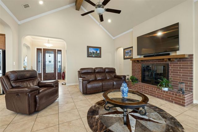 1800 County Road 305, Jarrell, TX 76537