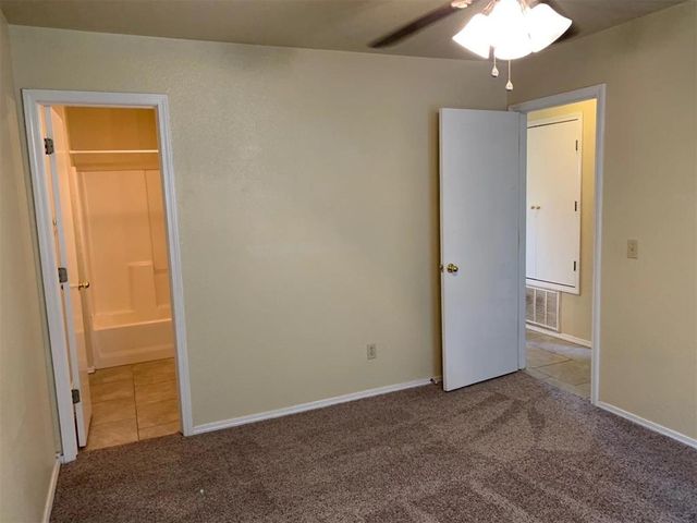 826 Russell Circle 826, Norman, OK 73071