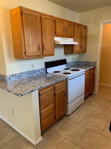 826 Russell Circle 826, Norman, OK 73071