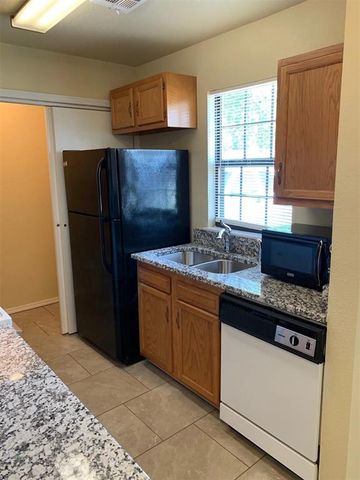 826 Russell Circle 826, Norman, OK 73071