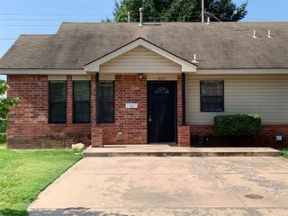 826 Russell Circle 826, Norman, OK 73071