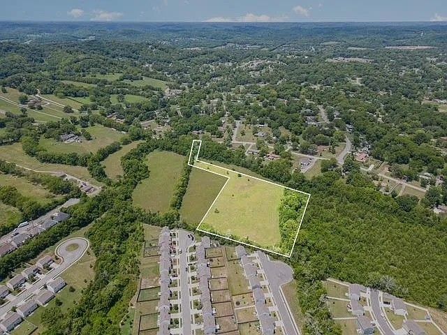 1325 Bellshire Dr, Nashville, TN 37207