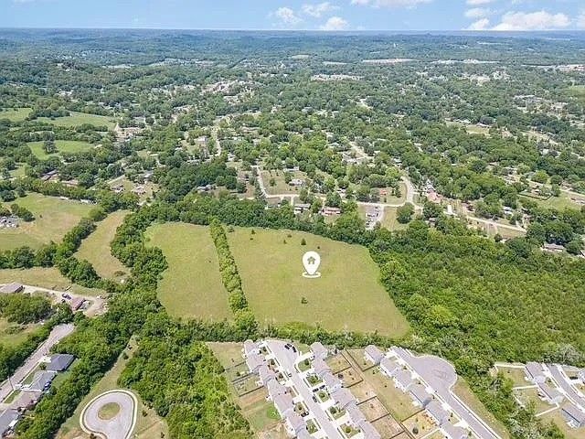 1325 Bellshire Dr, Nashville, TN 37207