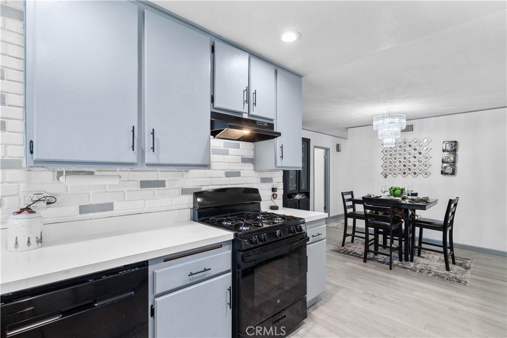 Image 14 of property listing at 871 W Francis, Corona, CA 92882