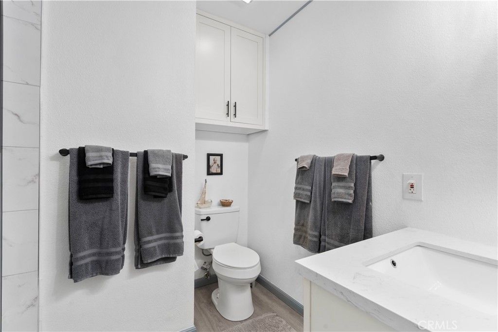 Image 16 of property listing at 871 W Francis, Corona, CA 92882