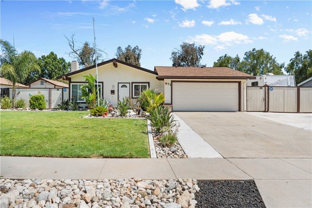 Image 2 of property listing at 871 W Francis, Corona, CA 92882