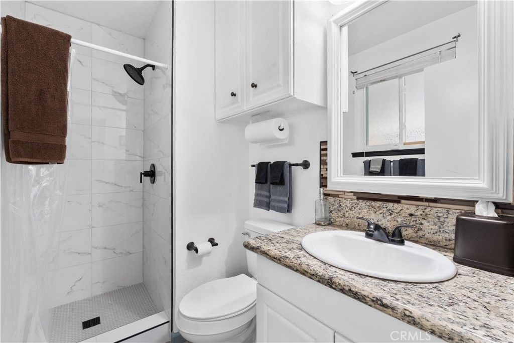 Image 21 of property listing at 871 W Francis, Corona, CA 92882