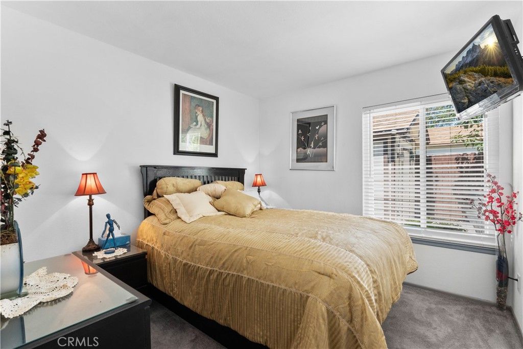 Image 23 of property listing at 871 W Francis, Corona, CA 92882