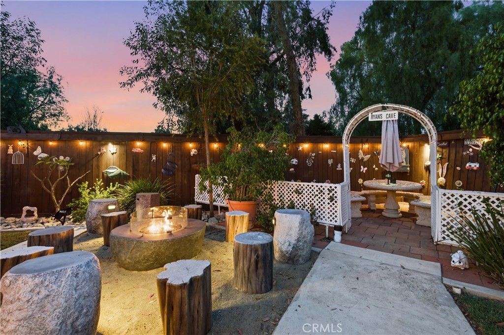 Image 41 of property listing at 871 W Francis, Corona, CA 92882
