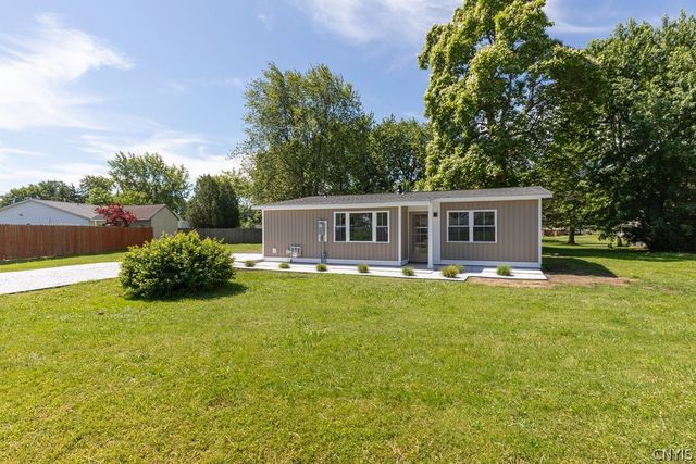 26 Pershing Drive, Fulton, NY 13069