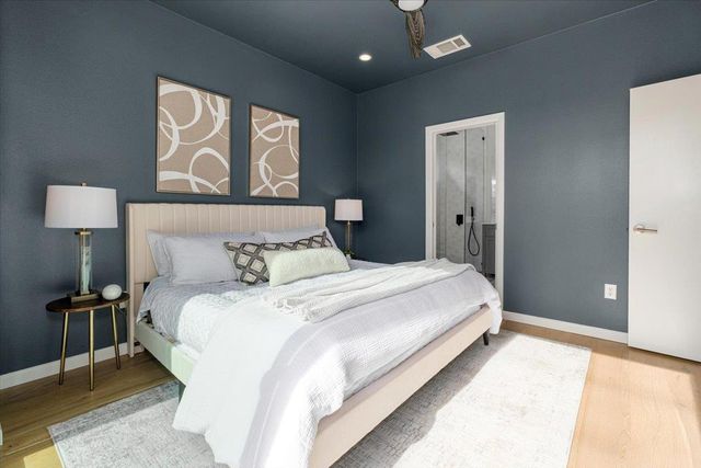 924 Cardinal LN, Austin, TX 78704