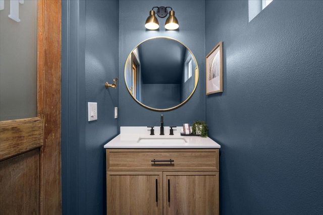 924 Cardinal LN, Austin, TX 78704