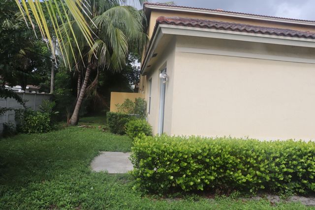 613 NW 21ST Avenue, Pompano Beach, FL 33069