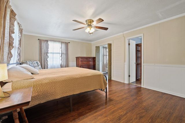 323 County Road 3804, Wolfe City, TX 75496