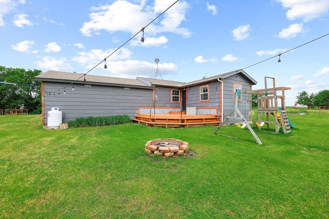 323 County Road 3804, Wolfe City, TX 75496