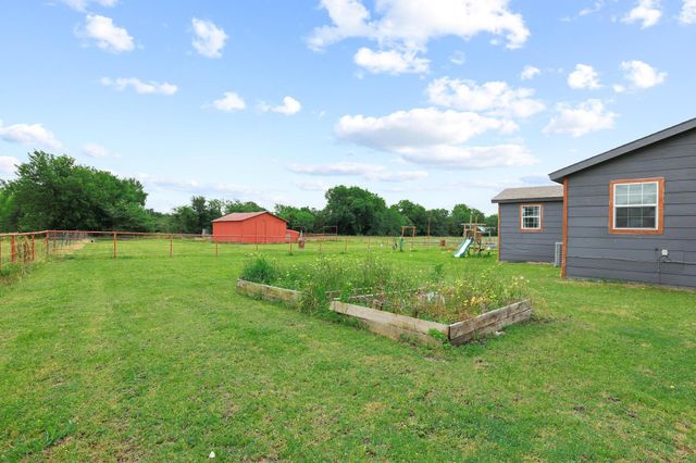 323 County Road 3804, Wolfe City, TX 75496