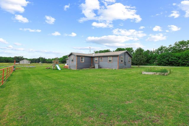 323 County Road 3804, Wolfe City, TX 75496