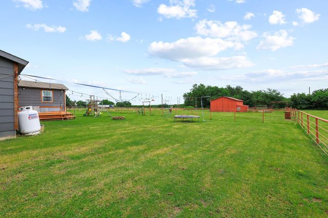 323 County Road 3804, Wolfe City, TX 75496