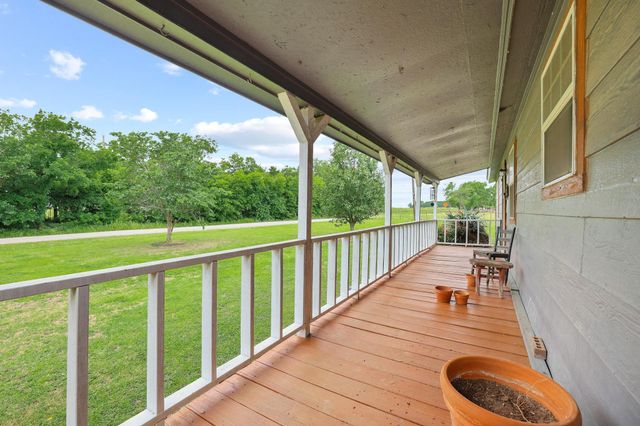 323 County Road 3804, Wolfe City, TX 75496