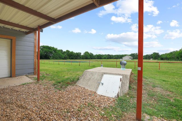 323 County Road 3804, Wolfe City, TX 75496