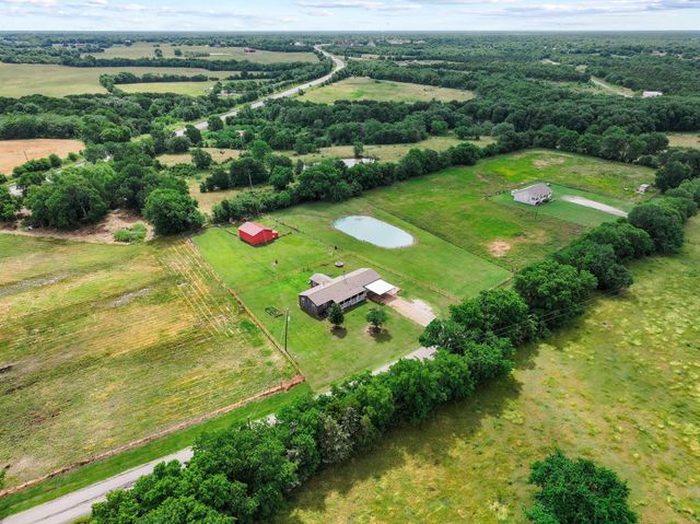 323 County Road 3804, Wolfe City, TX 75496
