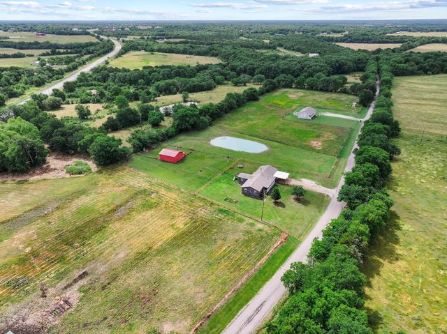 323 County Road 3804, Wolfe City, TX 75496