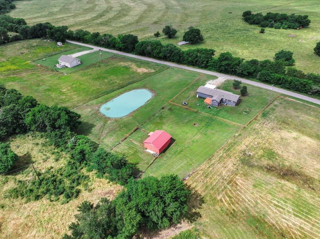 323 County Road 3804, Wolfe City, TX 75496