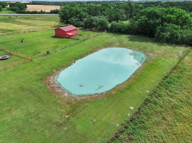 323 County Road 3804, Wolfe City, TX 75496