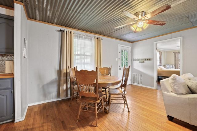 323 County Road 3804, Wolfe City, TX 75496