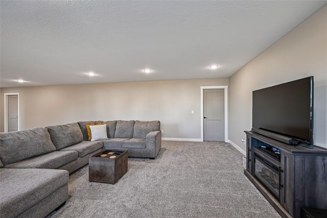 1024 Kettering Road, Marion, IA 52302