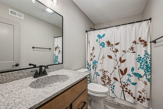 1024 Kettering Road, Marion, IA 52302