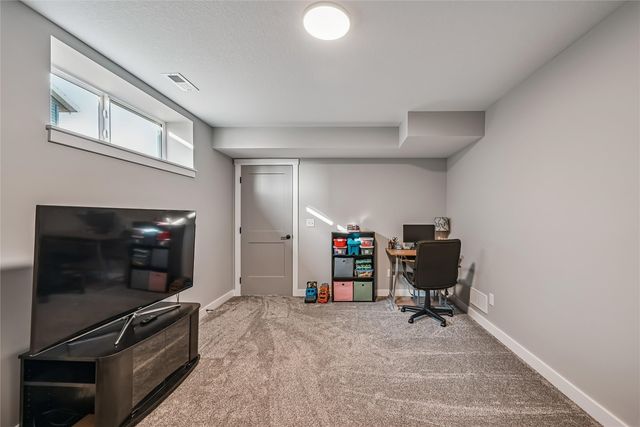 1024 Kettering Road, Marion, IA 52302