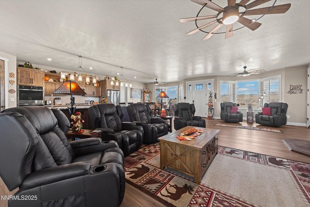 3900 Hackberry Street, Silver Springs, NV 89429